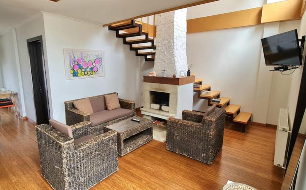 Duplex Apartment In The City Center ティビリシ エクステリア 写真